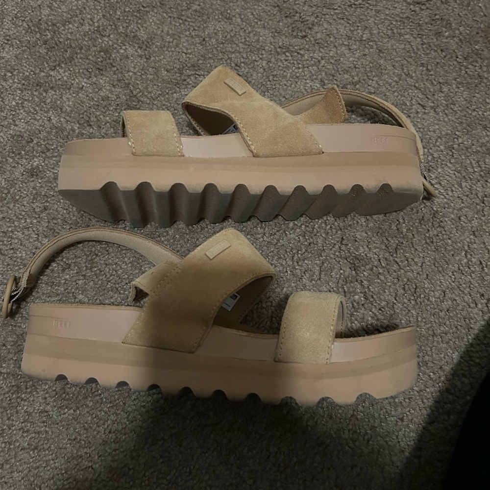 Reef Vista Buckle Sandal size 9